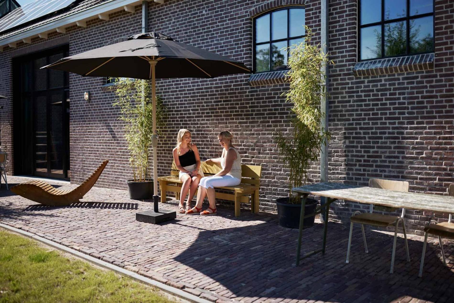 Suvelfabryk Aparthotel Lioessens Exteriör bild