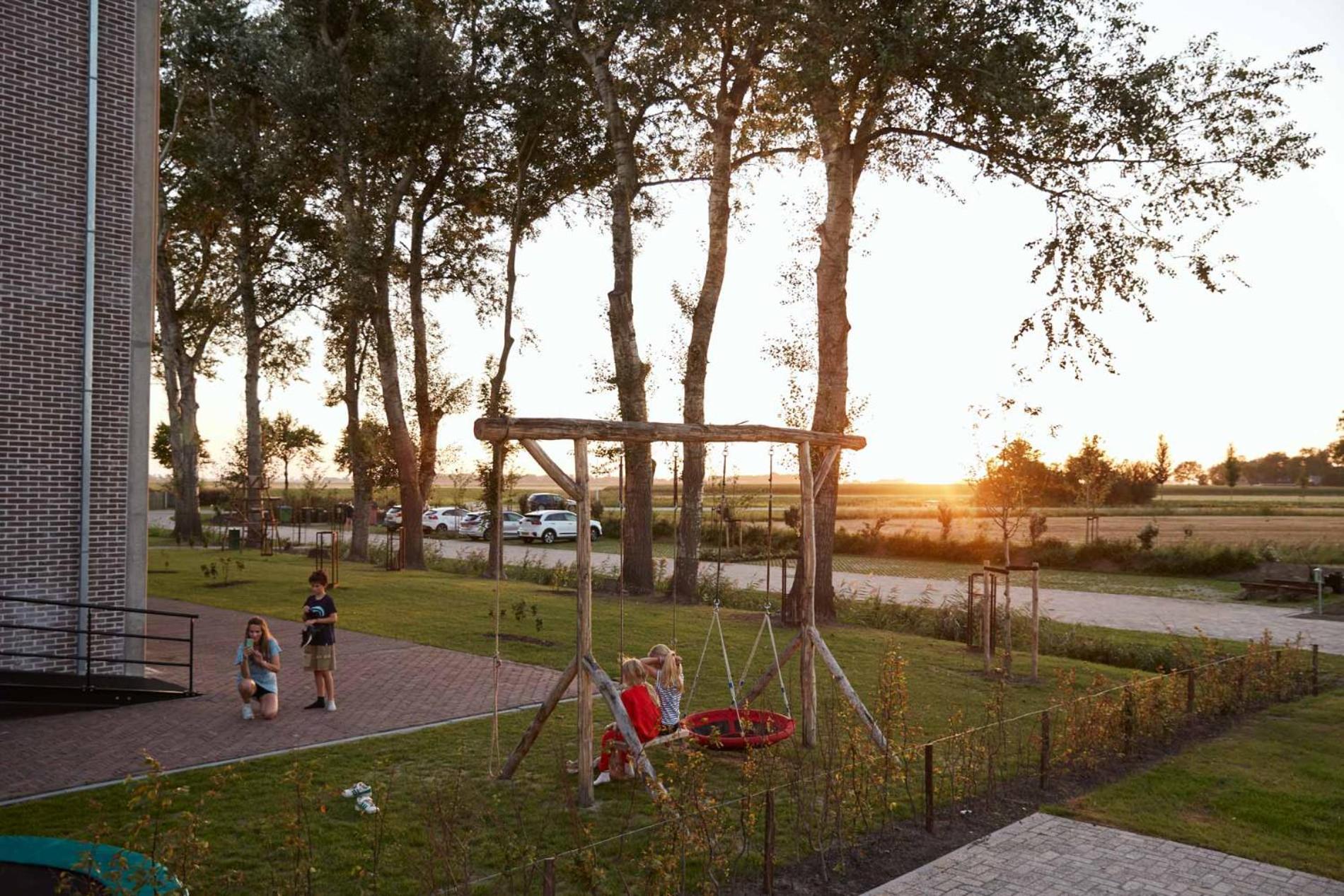 Suvelfabryk Aparthotel Lioessens Exteriör bild