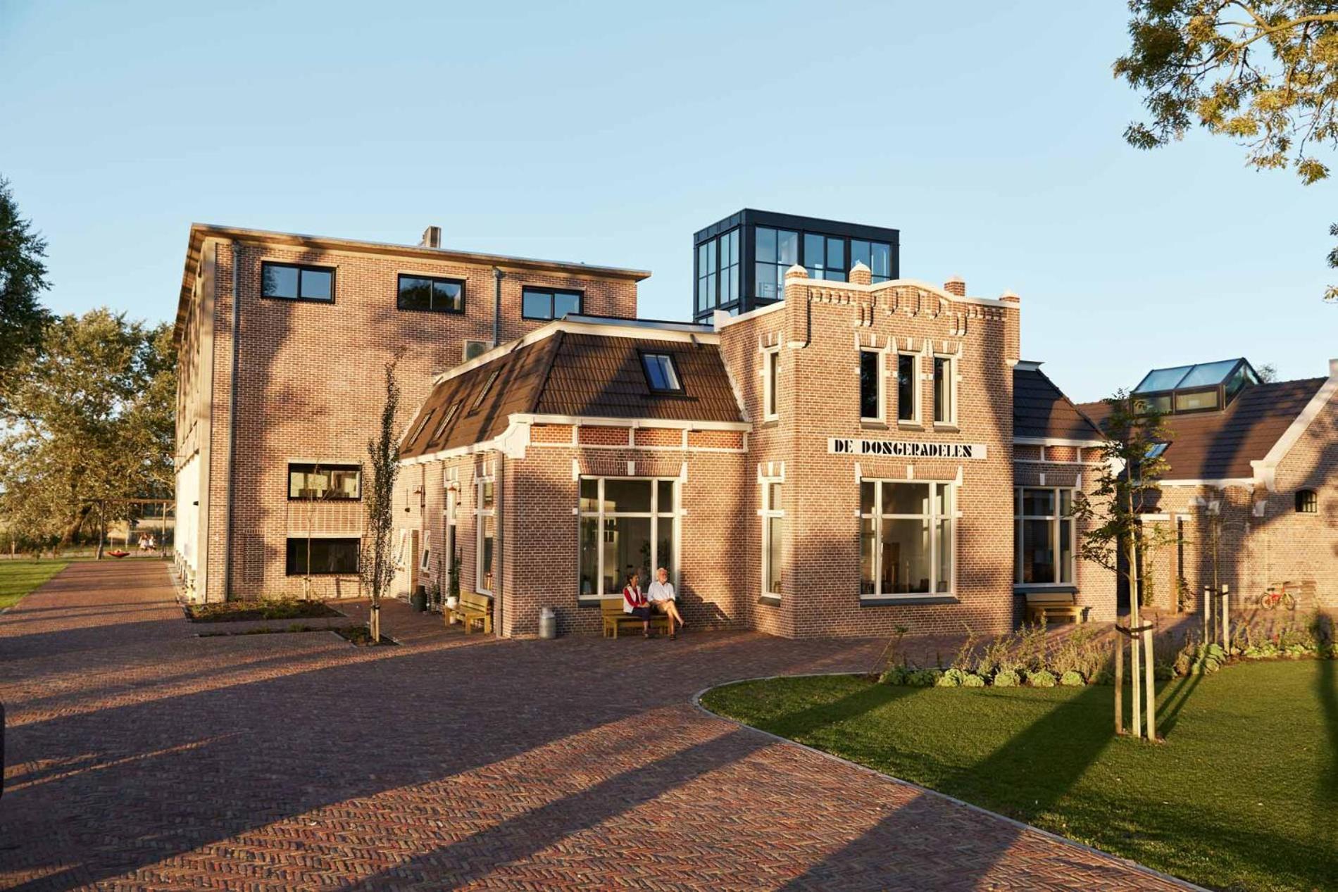 Suvelfabryk Aparthotel Lioessens Exteriör bild