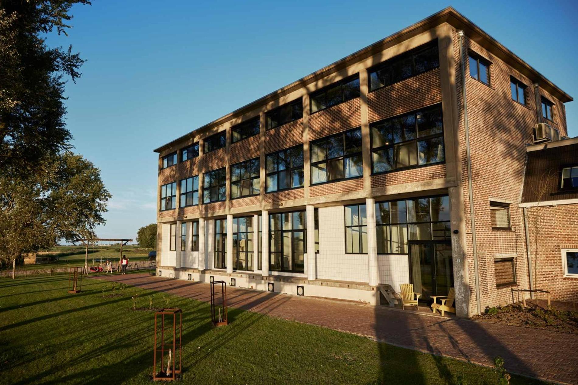 Suvelfabryk Aparthotel Lioessens Exteriör bild