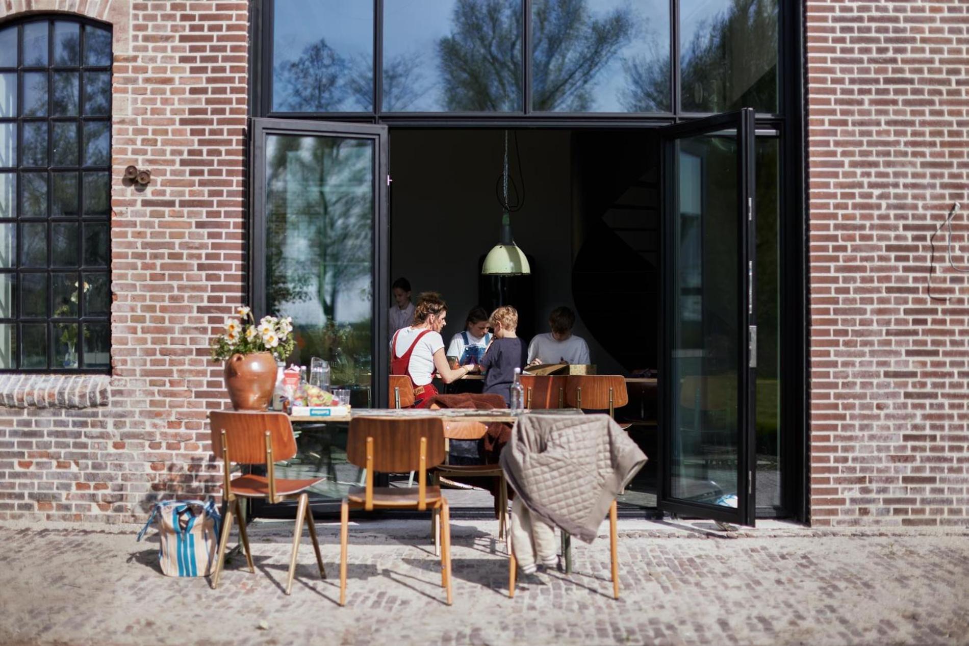 Suvelfabryk Aparthotel Lioessens Exteriör bild