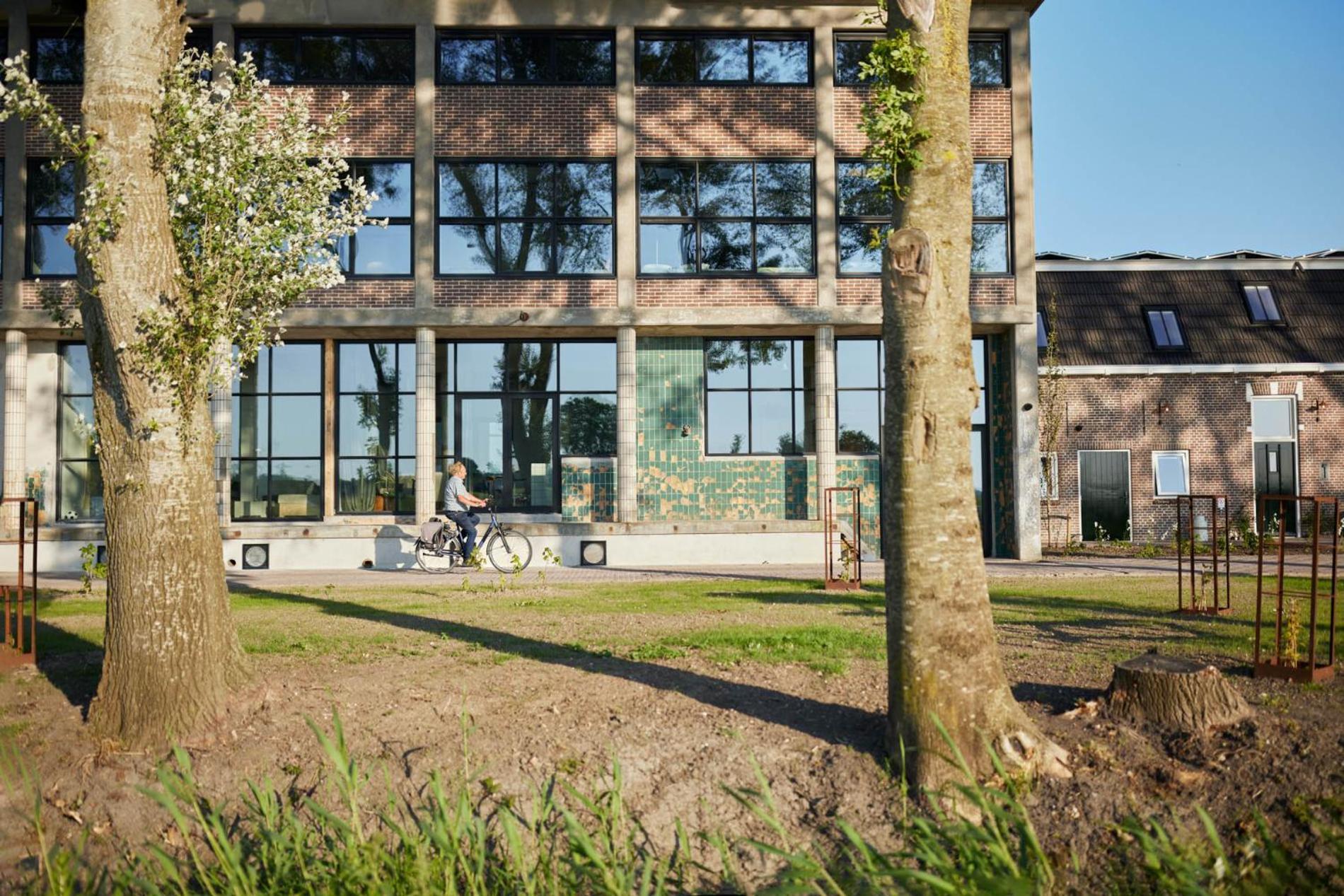 Suvelfabryk Aparthotel Lioessens Exteriör bild