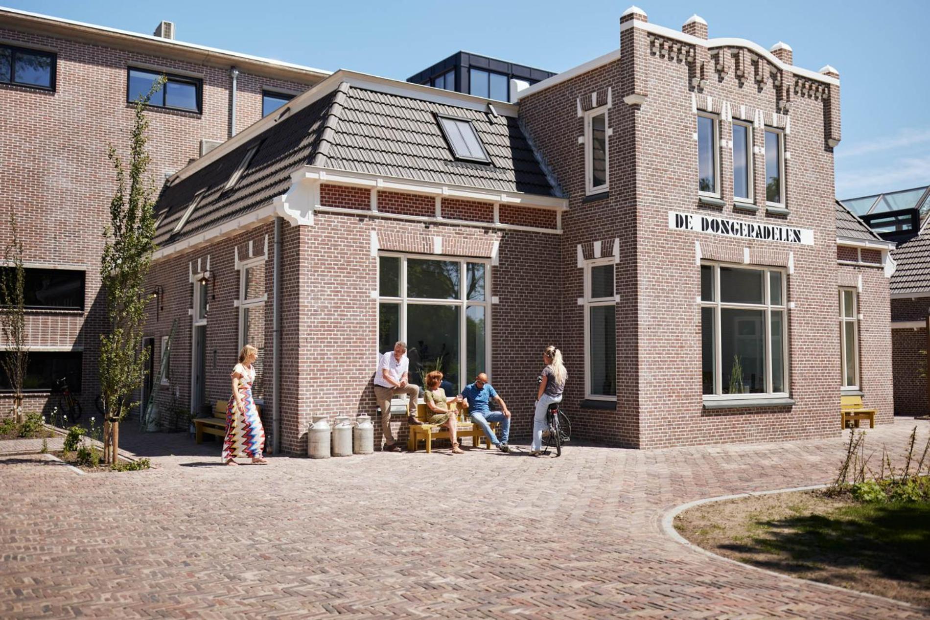 Suvelfabryk Aparthotel Lioessens Exteriör bild